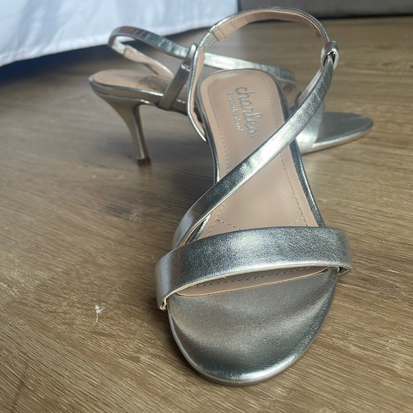 CHARLES BY CHARLES DAVID Women's Bermuda Heeled - Picture 4 of 4